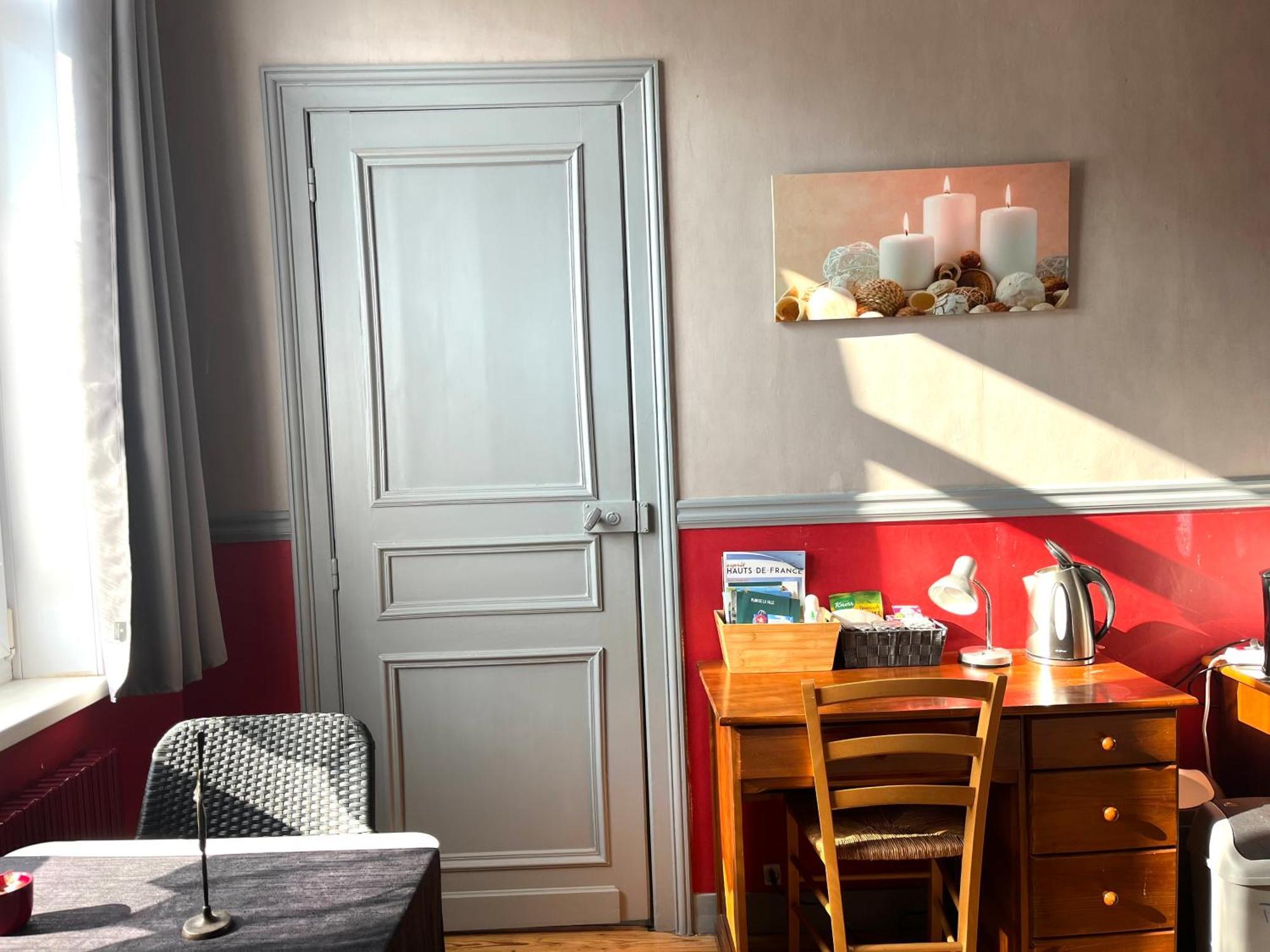 Coquelicot Hotel Armentières Екстериор снимка