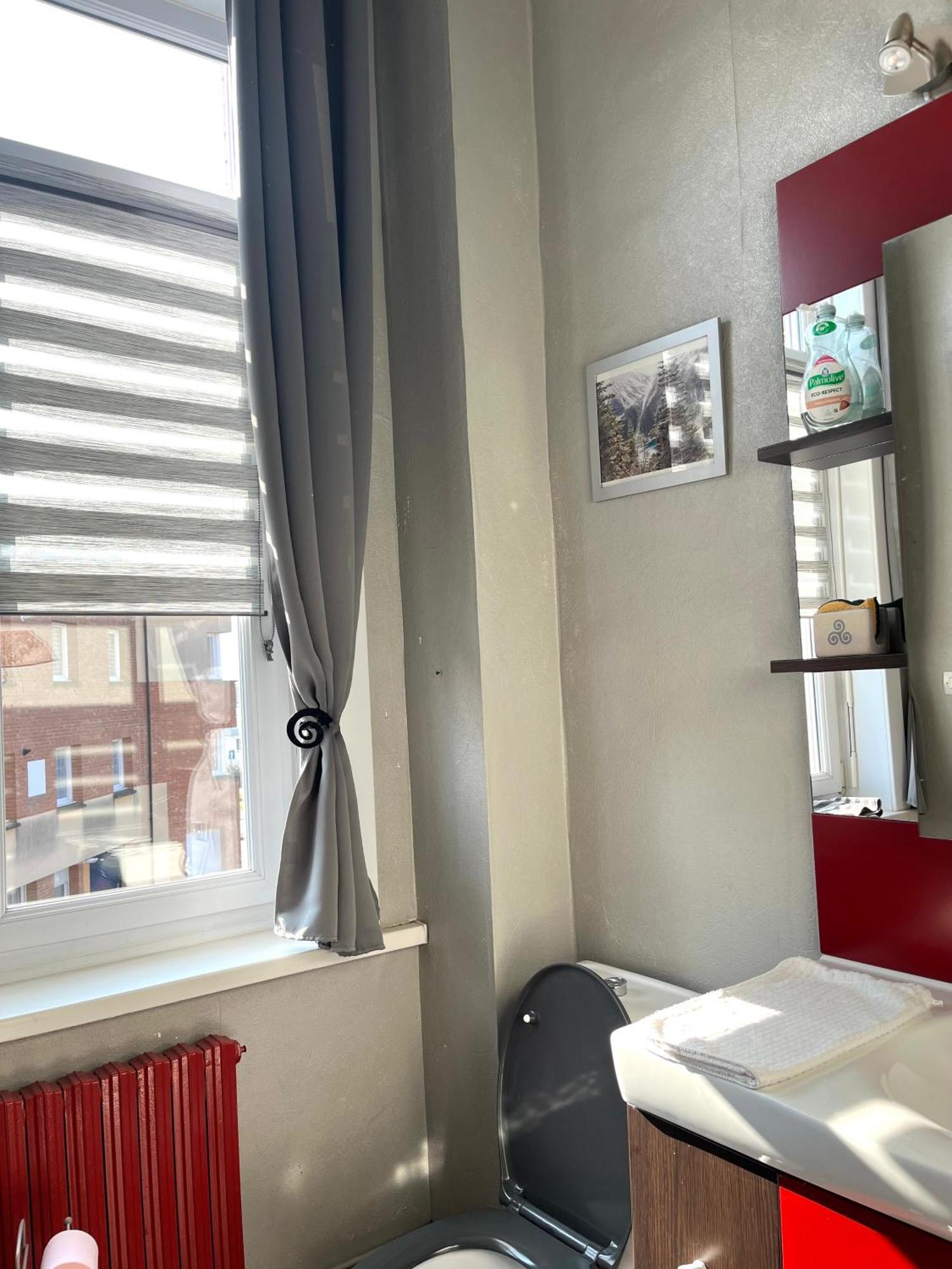 Coquelicot Hotel Armentières Екстериор снимка